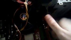 Как отсоединить разъем питания материнской платы если он не отсоединяеца и мини обзор компа