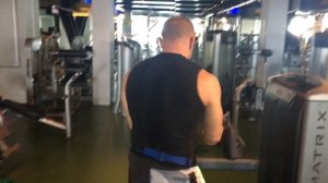 Средняя дельта в тренажере
