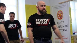 Бросок с захватов за пах - "захват Яценюка"