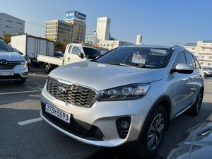 Kia Sorento, 52283 км, 2019, 2.0 бензин, передний привод, 28000000 вон