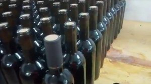Розлив и укупорка вина.