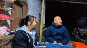 小徐突然得知大哥明天带家人一起来阿平家，担心阿平准备不周全