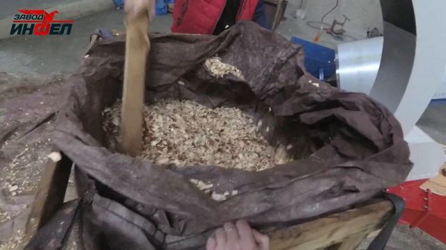 13,7 кубов щепы в час на измельчителе древесины-щепорезе SRUB-600