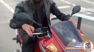 5. Остановка, движение на подъеме Вождение мотоцикла.