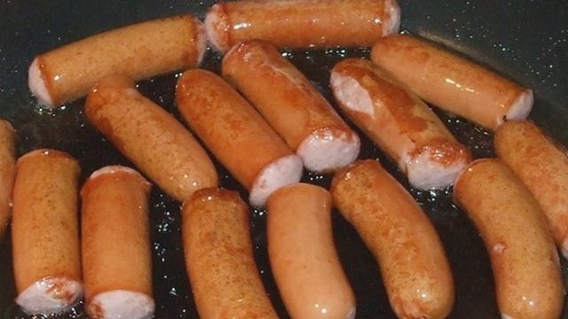 Пирожки с сосиской жареные