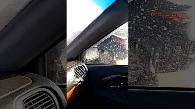 Как только потеплело весной автомойки забиты #Shorts #мойкаавто