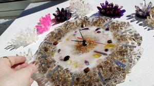 Часы из эпоксидной смолы. Как отлить часы из смолы в молде. How to made a resin wall clock in mold