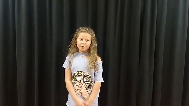 Викол Дарина. Чтение стихотворения "Кого так любят Почемучки". смотреть онлайн