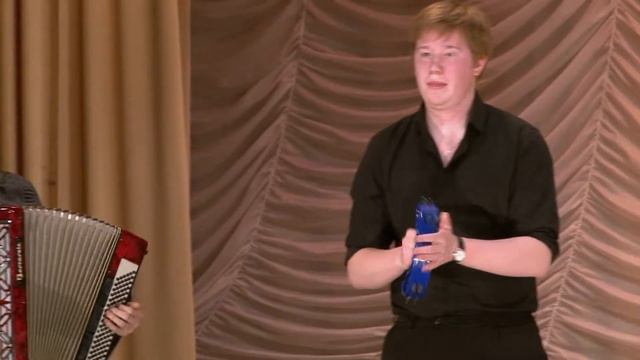 Антон Малышев - Выходил на поля молодой агроном смотреть онлайн