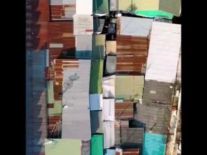 «Складной» рынок Меклонг в Таиланде.