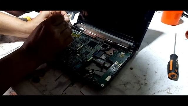 Actualizando Netbook Aspire One ZG5