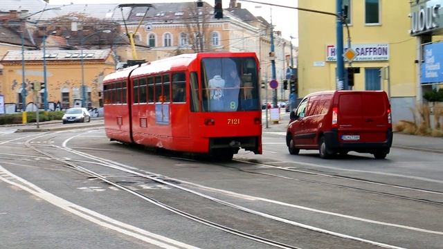 Городской транспорт - трамвай / городской поезд