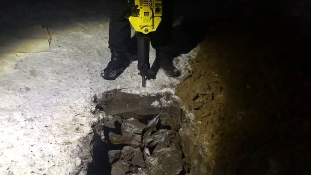 Копка могилы Бензиновый Отбойный молоток tss-gjh95 долбит равных нет !!! смотреть онлайн