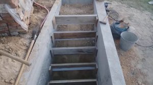 Ступеньки в погреб