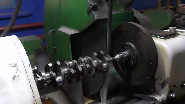 Ремонт ( шлифовка ) коленвала после неправильной установки упорных полу колец ( боковых вкладышей ) смотреть онлайн