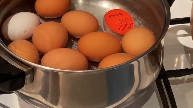 Блюдо от Шефа: Маринованные яйца. Лёгкая закуска, которую нелегко приготовить... смотреть онлайн