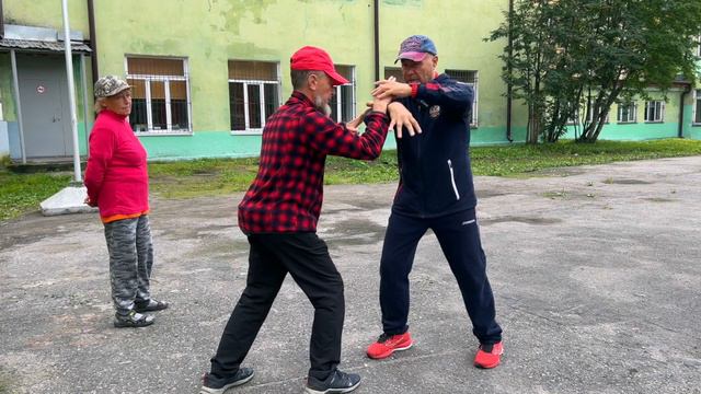 Ицюань (965) Приставной шаг / Подробно о Дань Туйшоу - 1-й вариант