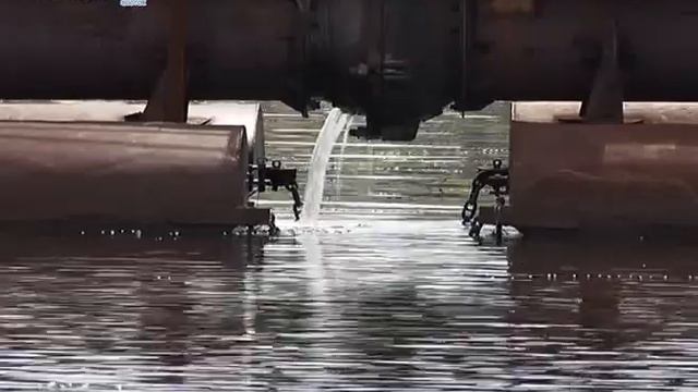 Земснаряд у пляжа смотреть онлайн