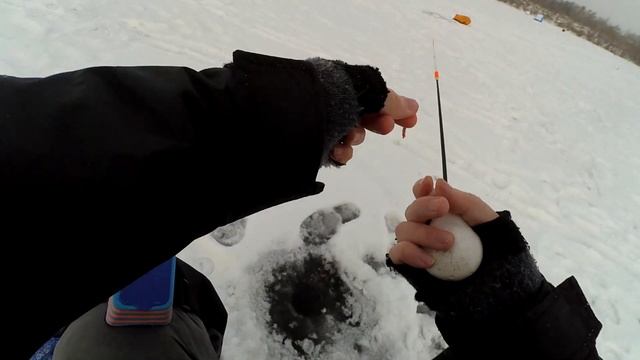 Скромная рыбалка на карьере М5 под Уфой. 29.11.2020г. смотреть онлайн