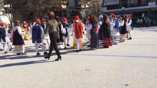 Греческие танцы ?? смотреть онлайн