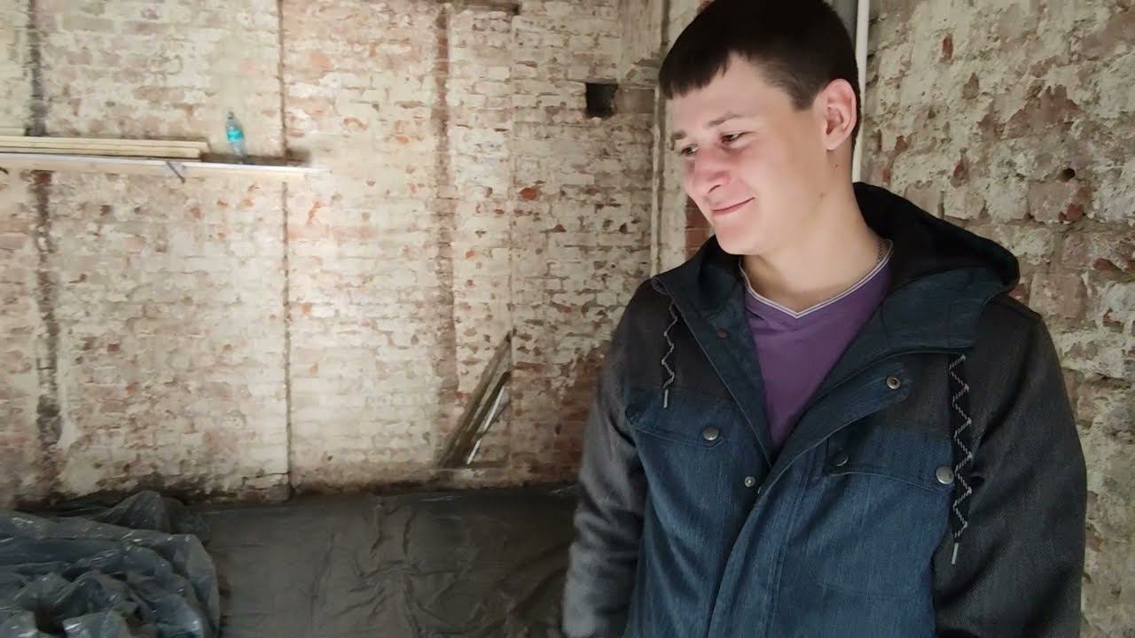 Сибирский десант покоряет старый фонд! Демонтаж-сантехника-стяжка.