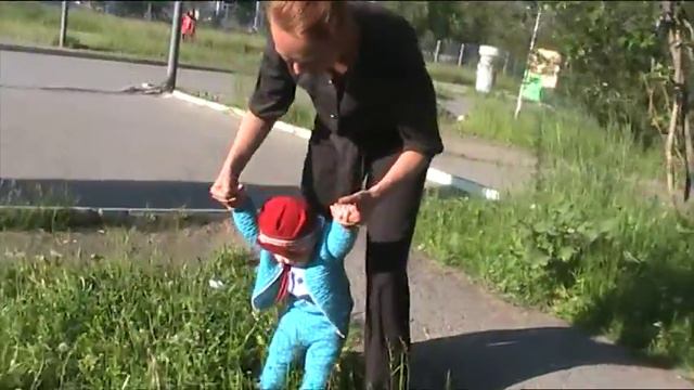 Liliya Bond. Мама идем я тебе что то потажу))) И снова я есть на видео))) смотреть онлайн