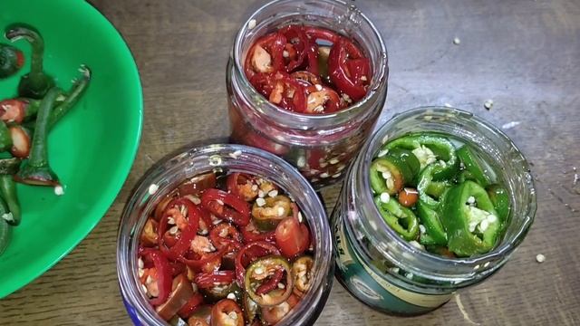 Маринованный  горький перец.