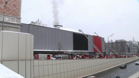Ремонт мог стать причиной сегодняшнего пожара в Театре Сатиры в Москве