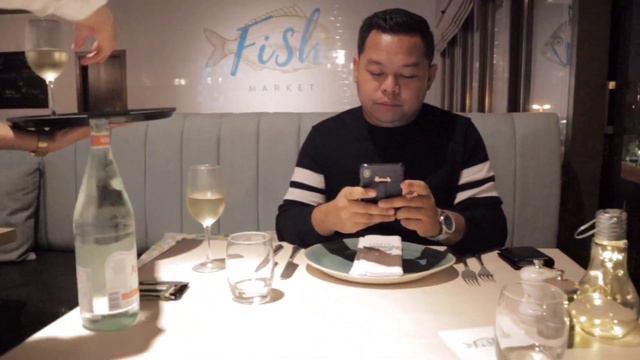 #VLOG6 | Staycation at Radisson Blu, Dubai Deira Creek (The First 5 Star Hotel in Dubai?) смотреть онлайн