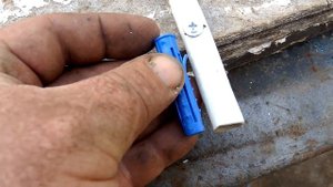 Мини парник из старых пластиковых труб.