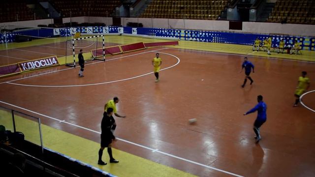 "Металіст" - "Сокіл". ( 1 - тайм ) Чемпіонат Луганської області з футзалу. Друга ліга смотреть онлайн