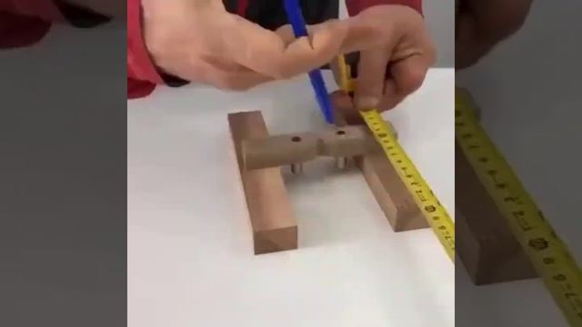 делать самоцентрирующееся устройство точного сверления отверстий по центру без специальной разметки смотреть онлайн