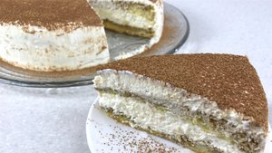 Торт " Тирамису " с бисквитными коржами. Без яиц в креме .mp4