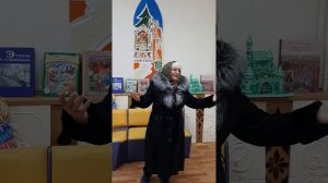 Снежные хлопья ложатся не слышно