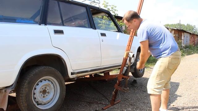 Автомобильный подъемник-опрокидыватель из СССР смотреть онлайн