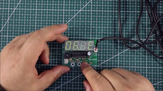 Собираем цифровой термометр/вольтметр со звуковой сигнализацией смотреть онлайн