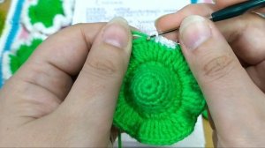 Маленькая ёлочка крючком. Очень красивая и простая. Мастер класс.