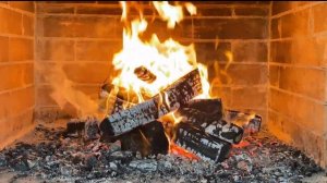 Горящий камин, релакс и потрескивание дров в огне.