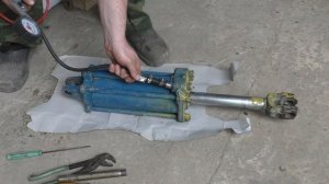 Суровый Челябинский насос. Гидроцилиндр для пресса