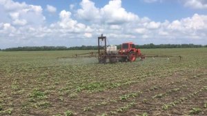 Мтз 80 с самодельным опрыскивателем.