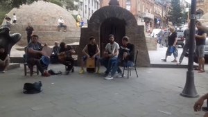 Грузия. Тбилиси. Район серных бань. Уличные музыканты.