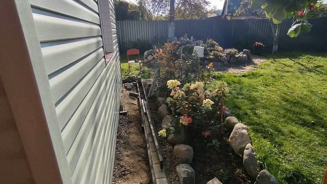 ВСЁ СТРОЮ СВОИМИ РУКАМИ . ЧТО Я СДЕЛАЛ СЕГОДНЯ ВОЗЛЕ ДОМА . НАШ САД 30 СЕНТЯБРЯ 2022 . ЗОЛОТАЯ ОСЕН смотреть онлайн