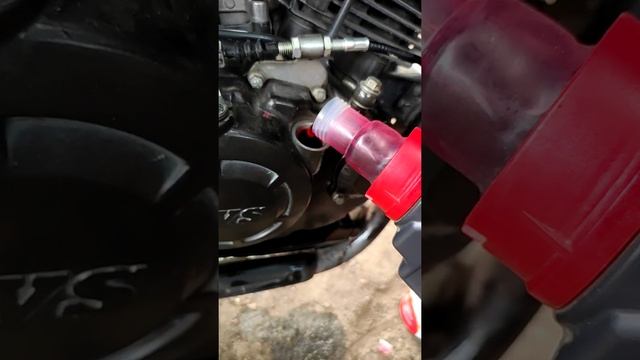 engine oil changing of Apache rtr160 | motul 7100 10w40 | motul india