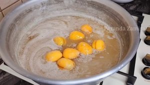 Брось абрикосы в кипящую воду. Так я сохраняю абрикосы целыми. РЕЗУЛЬТАТ ВАС УДИВИТ. #абрикосы