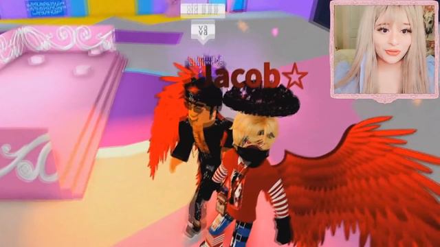 I Pretended To Be A Boy in Roblox Royale High... смотреть онлайн