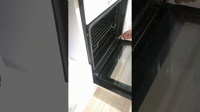 Как снять дверь духовки #Shorts смотреть онлайн