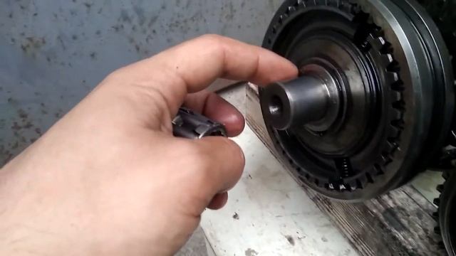 Ремонт КПП Iveco Daily. Одна из причин гула на передачах