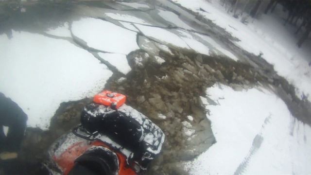Ломаем лед, топим квадры смотреть онлайн