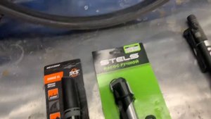 Как накачивать колеса на велосипеде?