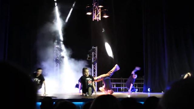 DS "Traffic" Кружит голову (брейкеры) смотреть онлайн